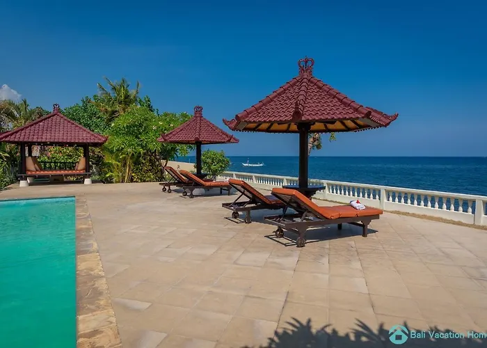 Beachfront At Lovina 10p, Pool, Bbq * Temukus
