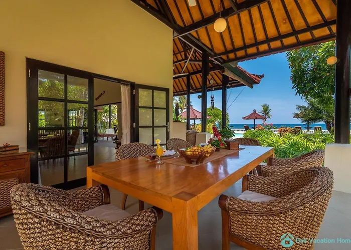 Villa Beachfront At Lovina 10p, Pool, Bbq