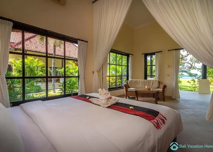 Beachfront At Lovina 10p, Pool, Bbq Villa *