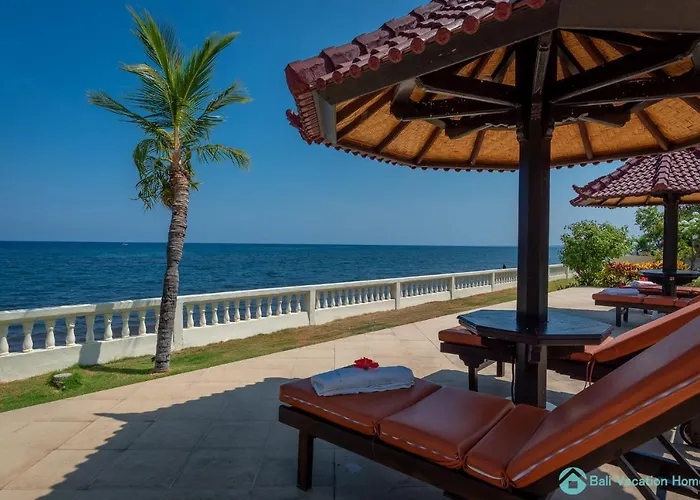 Beachfront At Lovina 10p, Pool, Bbq Villa