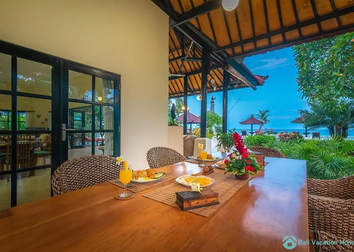 Beachfront At Lovina 10p, Pool, Bbq Villa *
