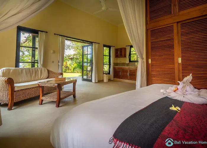 Villa Beachfront At Lovina 10p, Pool, Bbq Temukus