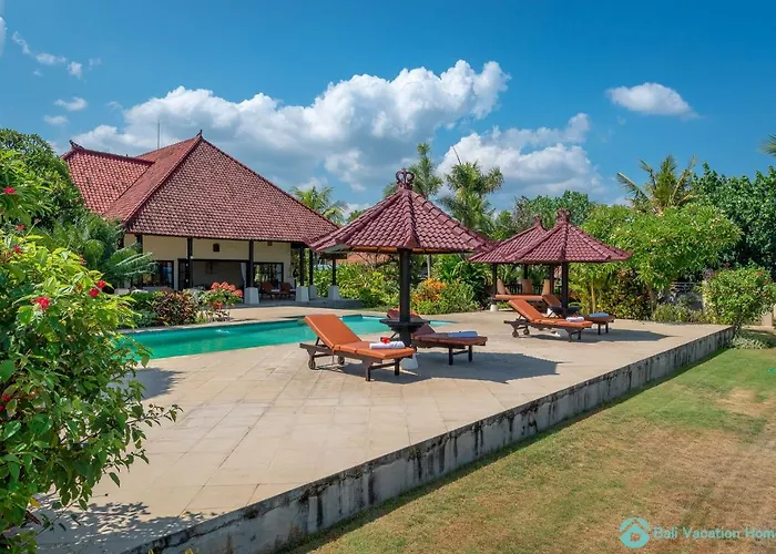 Villa Beachfront At Lovina 10p, Pool, Bbq Temukus