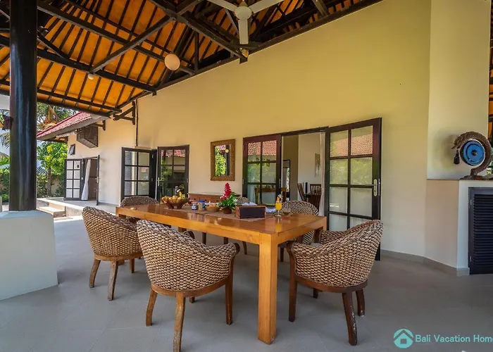 Villa Beachfront At Lovina 10p, Pool, Bbq Temukus