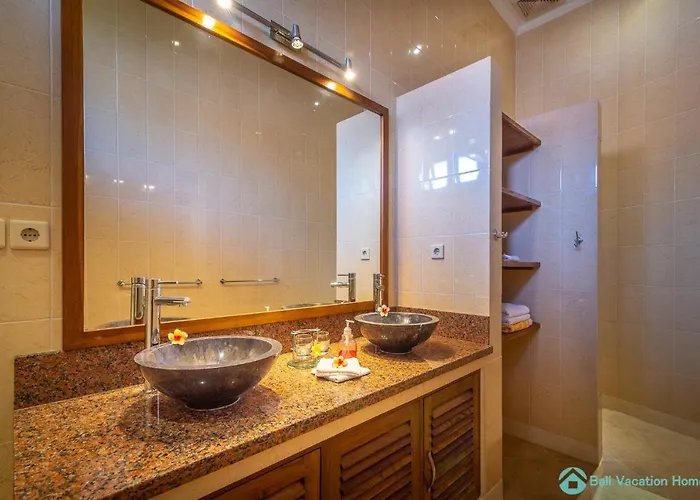 Villa Beachfront At Lovina 10p, Pool, Bbq Temukus
