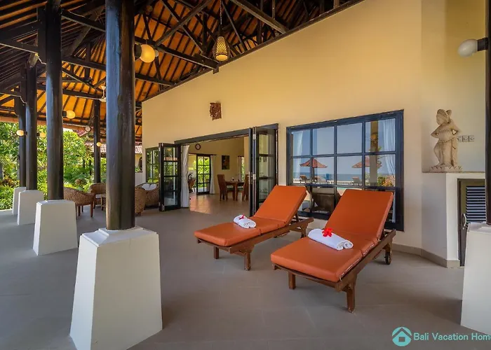 Beachfront At Lovina 10p, Pool, Bbq Villa